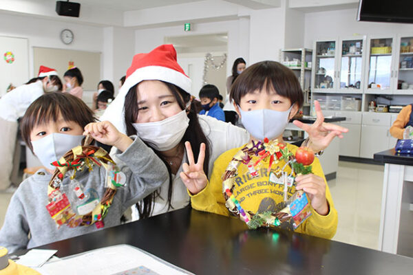 食物栄養学科公開講座「クリスマスリースづくり&食育講座」実施報告