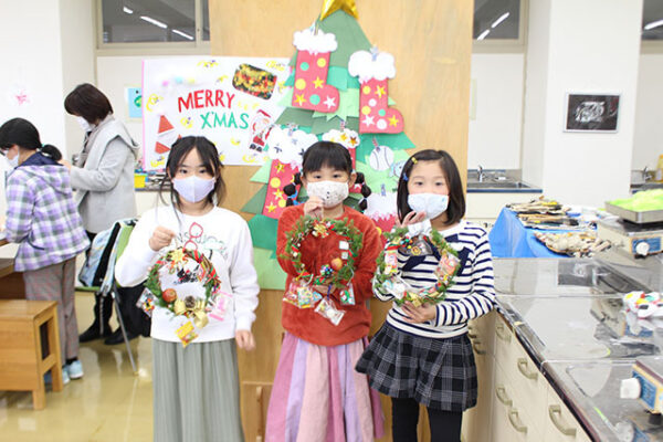 食物栄養学科公開講座「クリスマスリースづくり&食育講座」実施報告